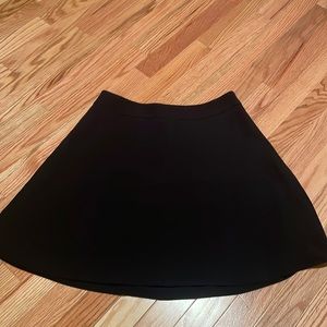 LOFT black swing skirt SIZE: 4 CONDITION: good